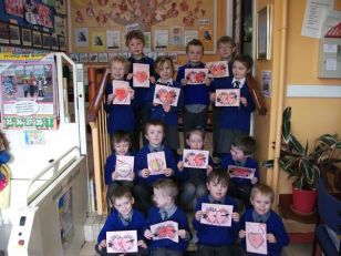 Primary 1 & 2 pupils made Valentine Cards!